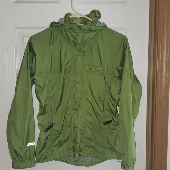 Marmot Jackets & Blazers - ⬇️⬇️⬇️Marmot Raincoat